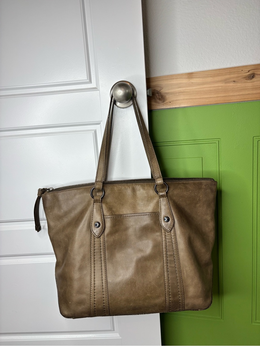 Frye Leather Melissa Zip Shopper Purse Tote Bag Khaki - Picture 2 of 12